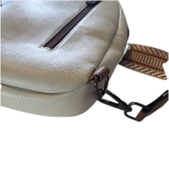 Cluci Ivory Faux Leather Crossbody Sling Bag Water Scratch Resistant Reversible - Picture 7 of 11